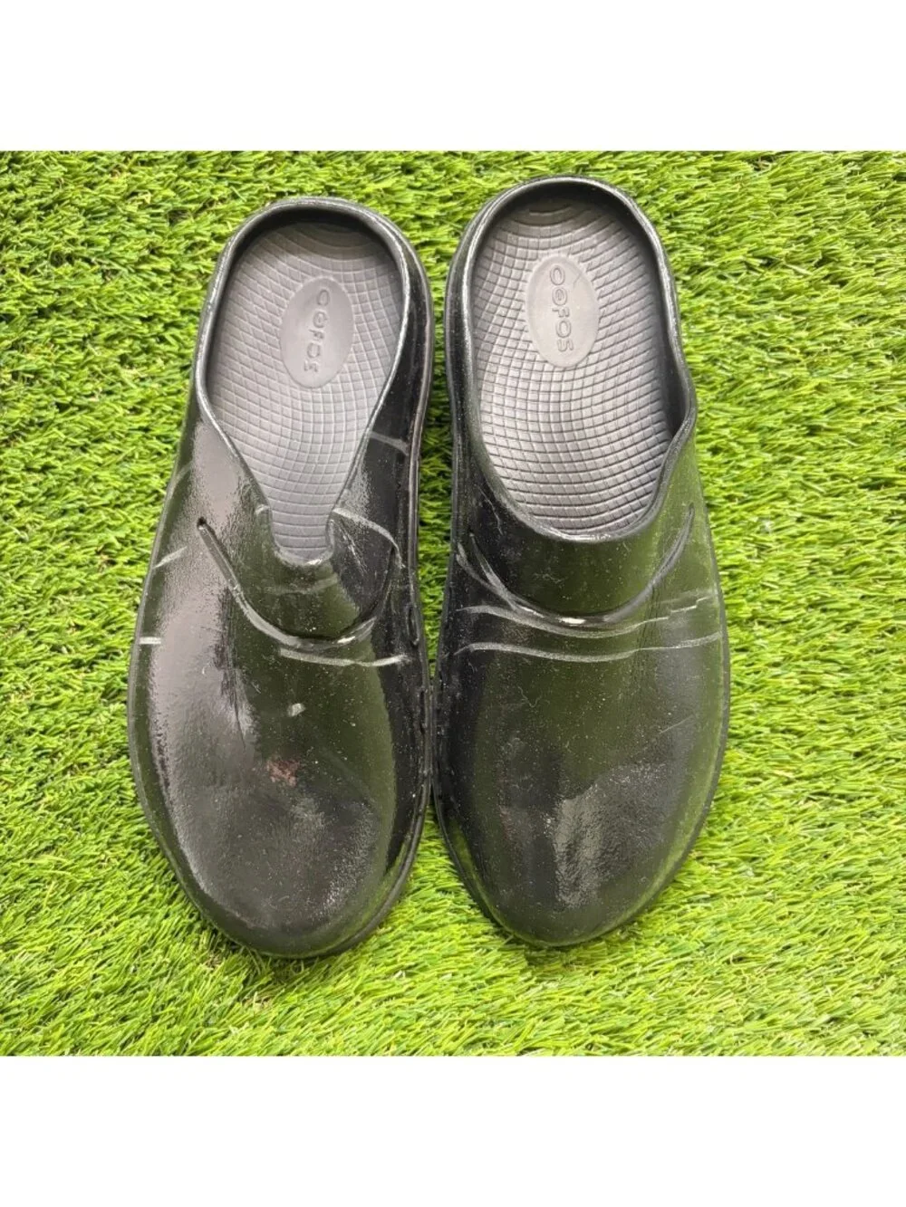 OOFOS OOcloog Luxe Mens Size 8 Black Beach Outdoor Slip On Recovery Sandals
